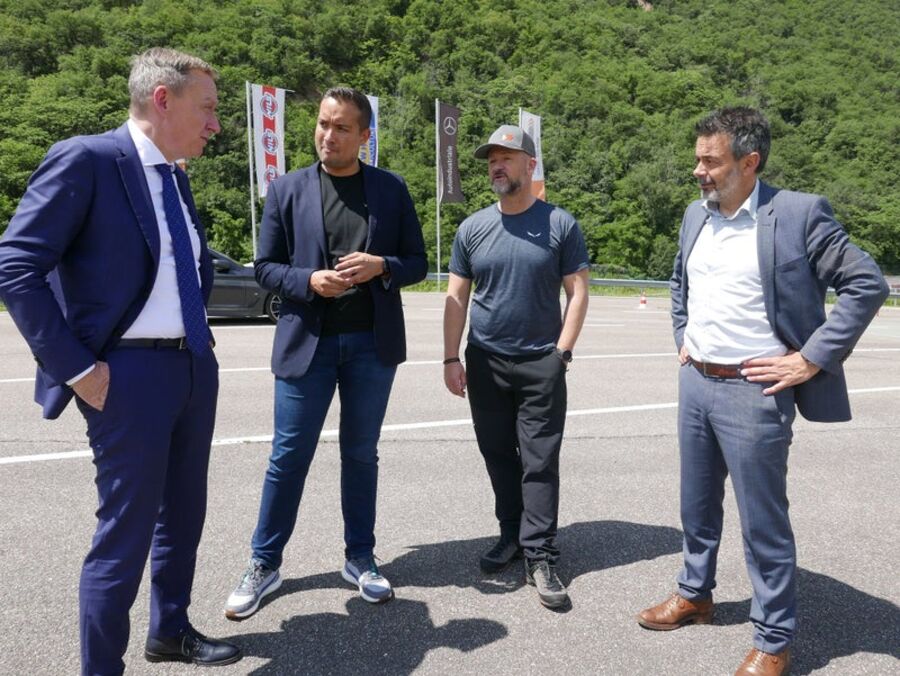A22-Mitarbeitende trainieren im Safety Park