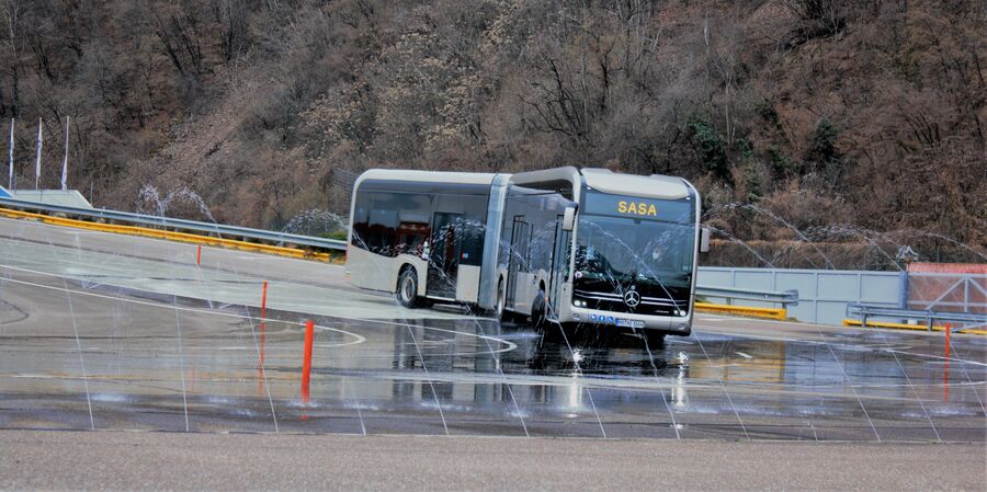 E-Autobus im Safety Park getestet