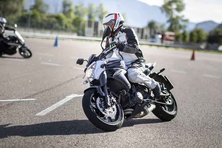 Moto-Warm-Up-Training